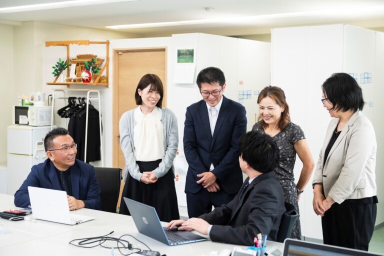 t-taxfirm-industry-teamwork-768x512